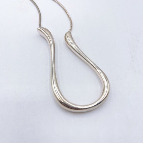 Silpada 925 Sterling Silver Tubular Horseshoe Pendent on Long Snake Chain Neckla - Picture 2 of 12